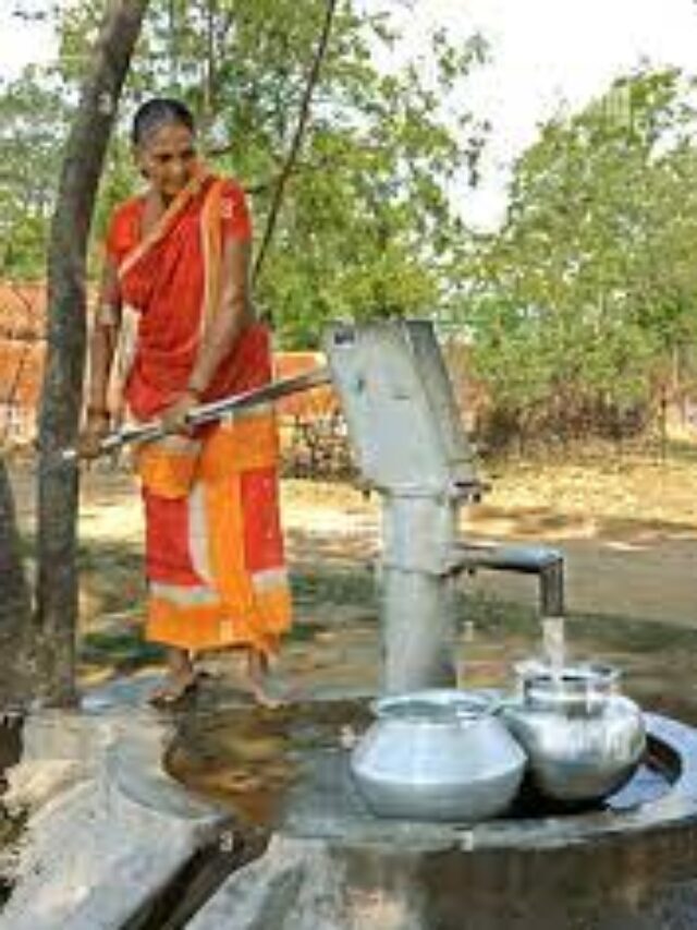How Hand pump works?